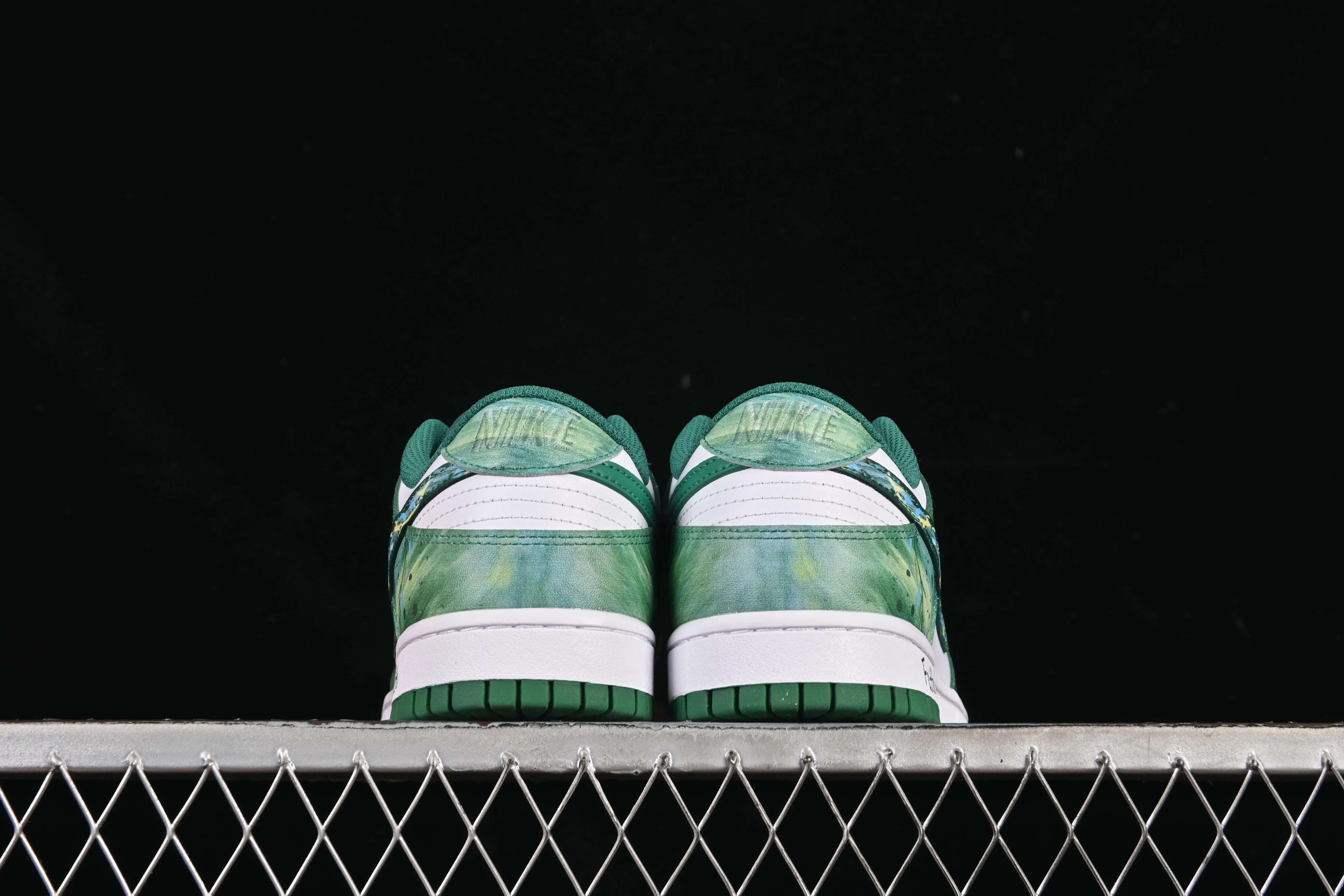 All categories Nk SB Dunk Series Nk SB Dunk Low High-end customized low-top sneakers Nike SB Dunk Low Blazing Blue Fairy low-top casual sneakers HF5441-101